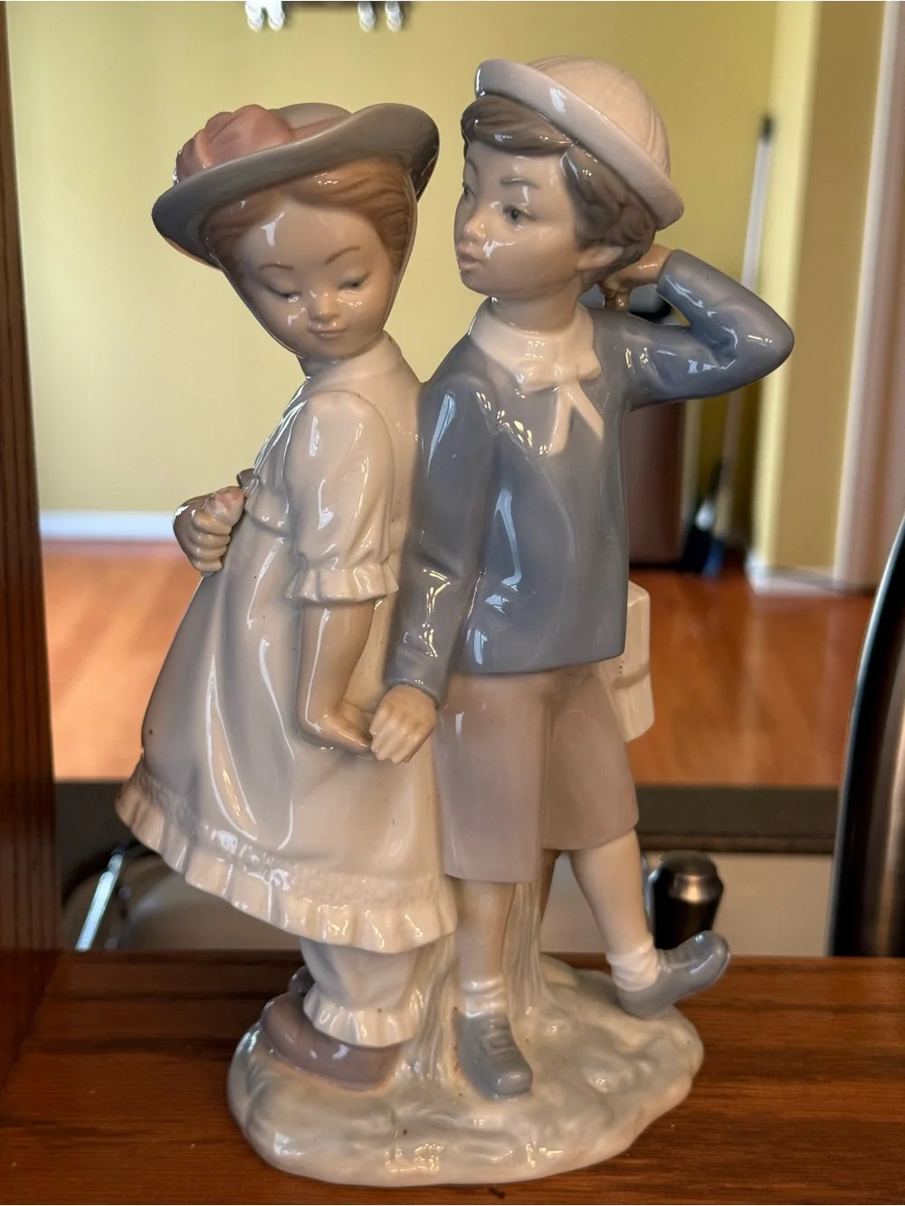 Lladro retired Puppy Love porcelain figurine with box #1127